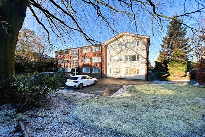 2 Bedroom Apartment For Sale In Windsor Court, Ashton Lane, Sale, M33