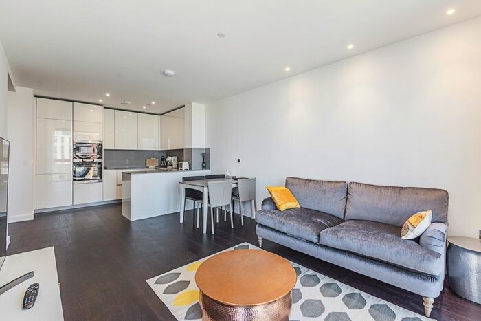 2 Bedroom Flat To Rent In Charles Clowes Walk, London, SW11