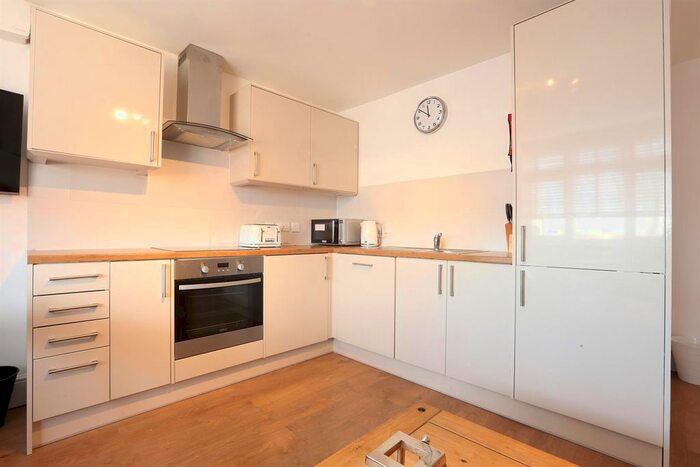 1 Bedroom Flat To Rent In High Road, Turnpike Lane, London, N22