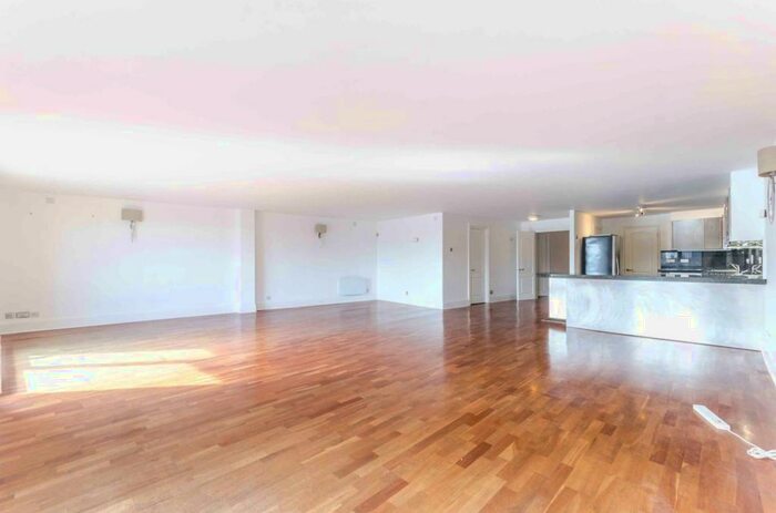 2 Bedroom Flat To Rent In Wapping High Street, Wapping, London, E1W