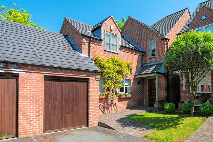 4 Bedroom Detached House For Sale In Manor View, Hartshorne, DE11