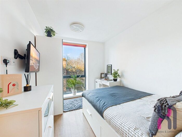 1 Bedroom Flat To Rent In Chapel Street, Salford, M3