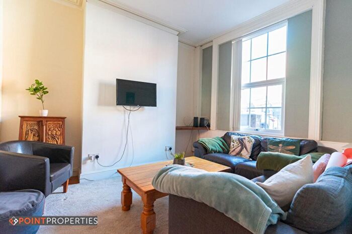 4 Bedroom Terraced House To Rent In Bedroom House, Picton Road, L15