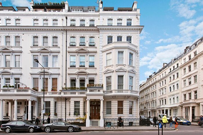 2 Bedroom Flat To Rent In Cornwall Gardens, Uk, SW7