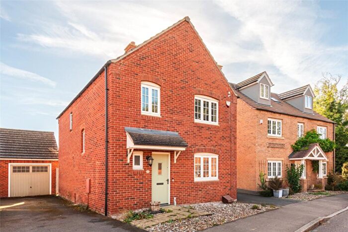 4 Bedroom Detached House For Sale In Greenell Close, Deanshanger, Milton Keynes, Northamptonshire, MK19