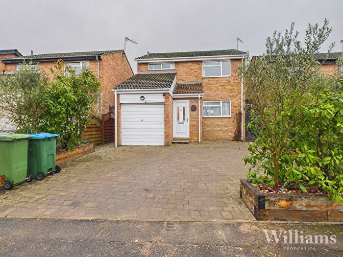 3 Bedroom Property To Rent In Eliot Close, Aylesbury, HP19