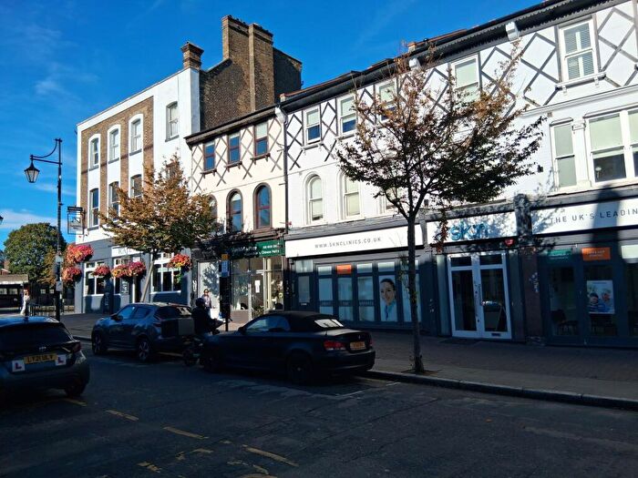 1 Bedroom Flat For Sale In George Lane, London, E18