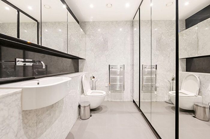 2 Bedroom Flat For Sale In St Mary At Hill, City, London, EC3R