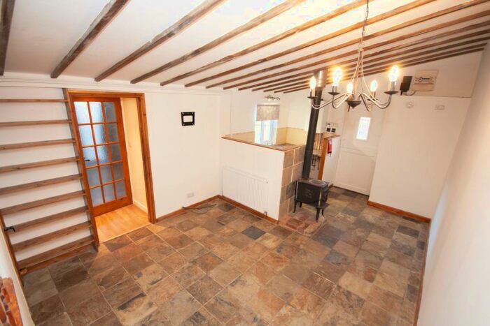 2 Bedroom Cottage To Rent In The Common, Purton, Wiltshire, SN5