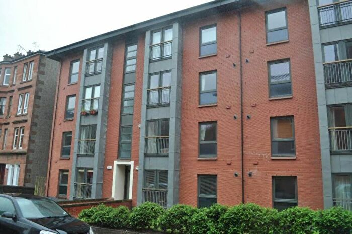 1 Bedroom Flat To Rent In Fantastic Large Bed @ Crathie Dr, G11