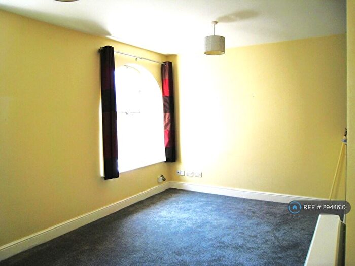 1 Bedroom Flat To Rent In Central House, Exeter, EX4