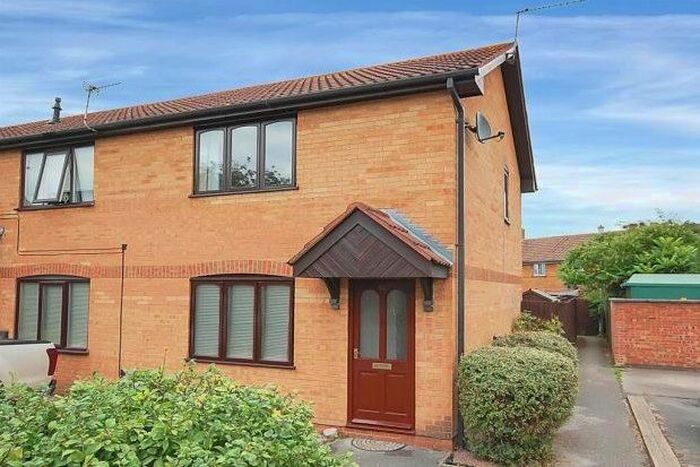 2 Bedroom Property To Rent In Butler Close, Nottingham NG12