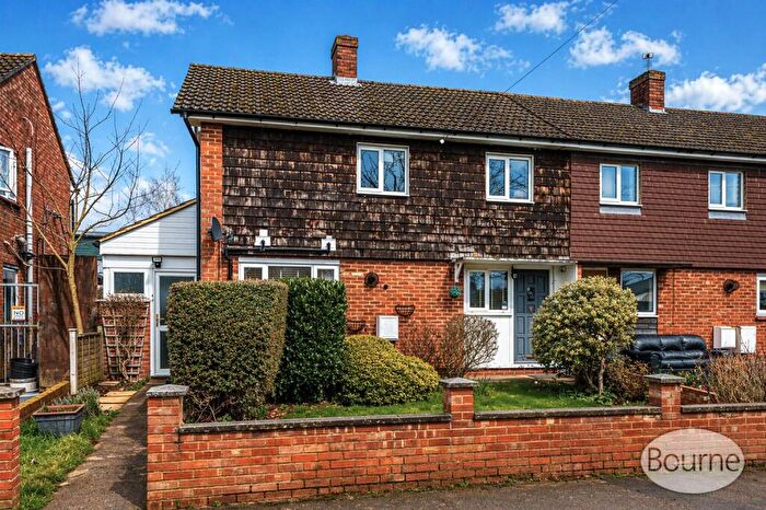 3 Bedroom End Of Terrace House For Sale In Woodlands Road, Guildford, Surrey, GU1