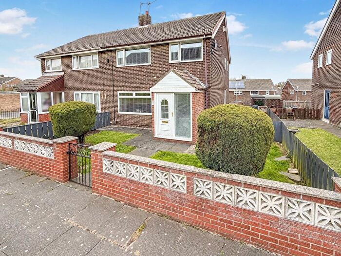 3 Bedroom Semi-Detached House For Sale In Dodsworth Walk, Hartlepool, TS27