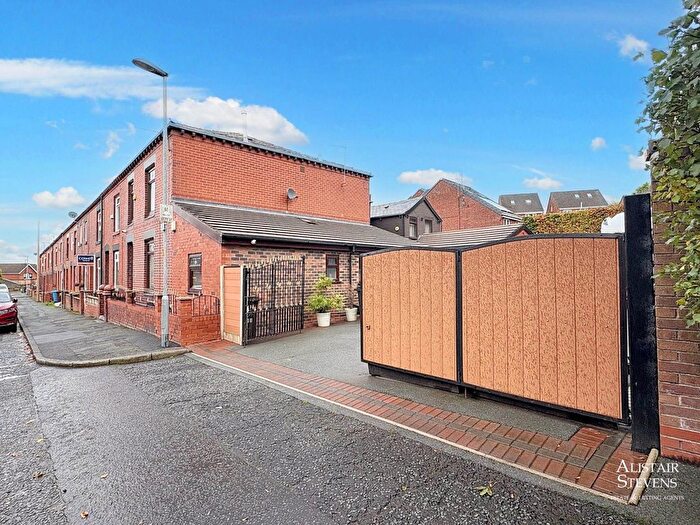4 Bedroom Terraced House For Sale In Godson Street, Oldham, OL1