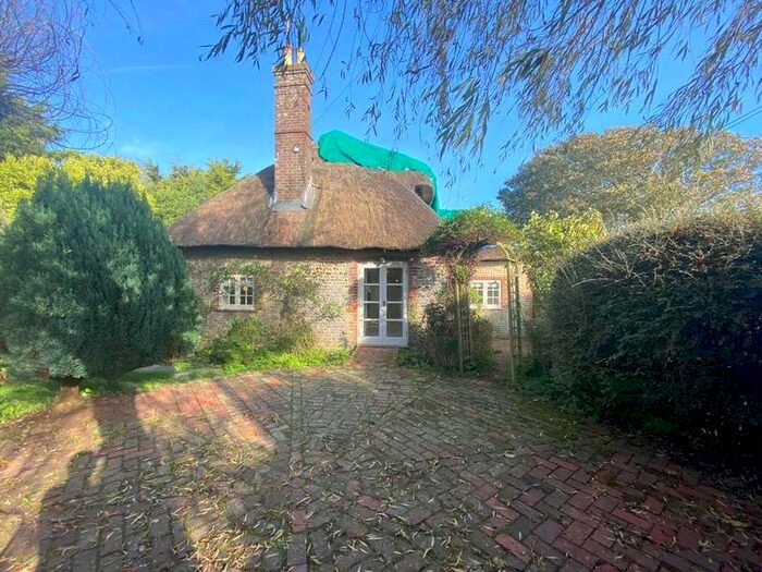 4 Bedroom Detached House To Rent In Brookpit Lane, Climping, Littlehampton, West Sussex, BN17