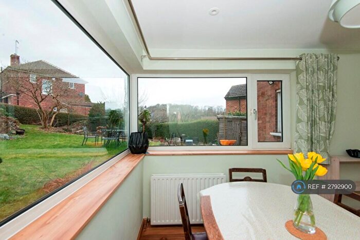 3 Bedroom Semi Detached House To Rent In Knab Close, Sheffield, S7