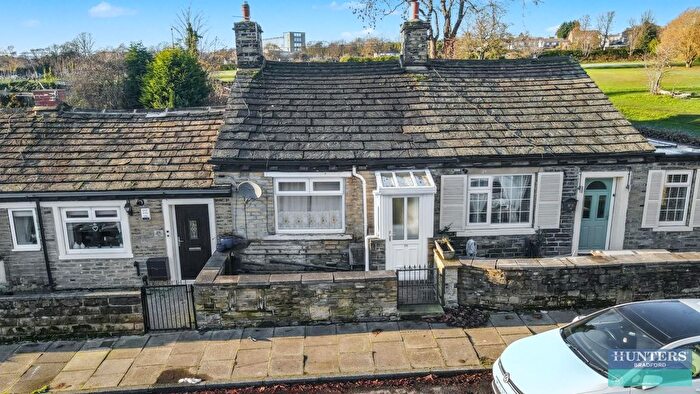 1 Bedroom Bungalow For Sale In Moor Top Road Low Moor, Bradford, West Yorkshire, BD12