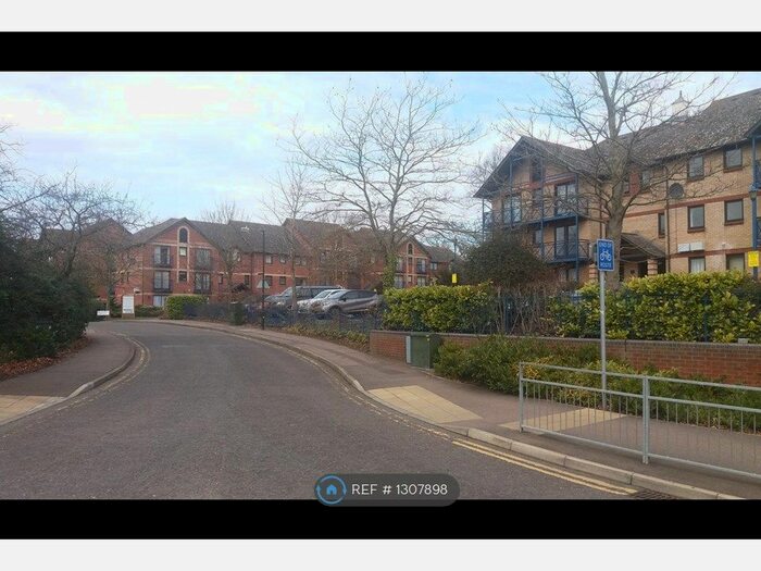 2 Bedroom Flat To Rent In Essex Hall Road, Colchester CO1