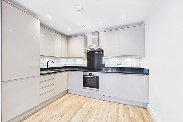 1 Bedroom Flat To Rent In St. Peters Road, Maidenhead, Berkshire, SL6