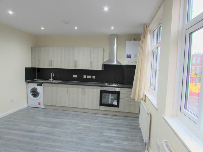1 Bedroom Flat To Rent In High Street, Harrow Wealdstone, Middlesex, HA3