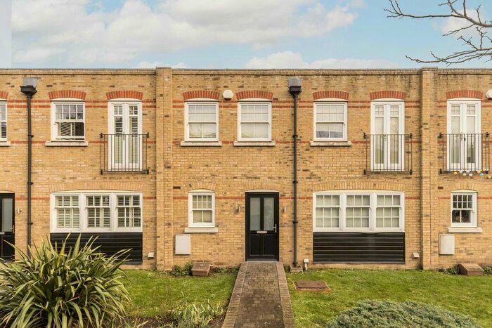 3 Bedroom Terraced House To Rent In Bevan Mews, London, W12