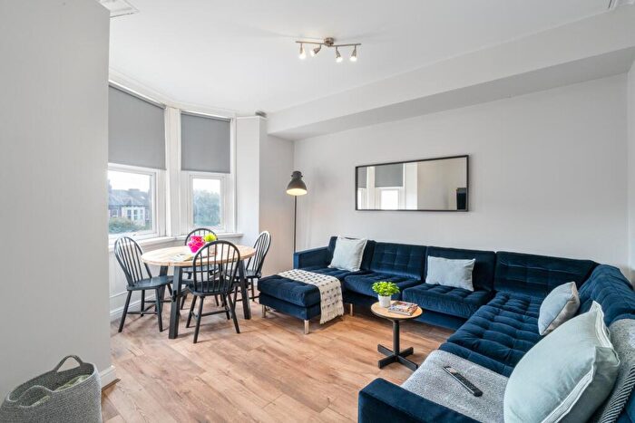 8 Bedroom House To Rent In Brudenell Road, Leeds, LS6