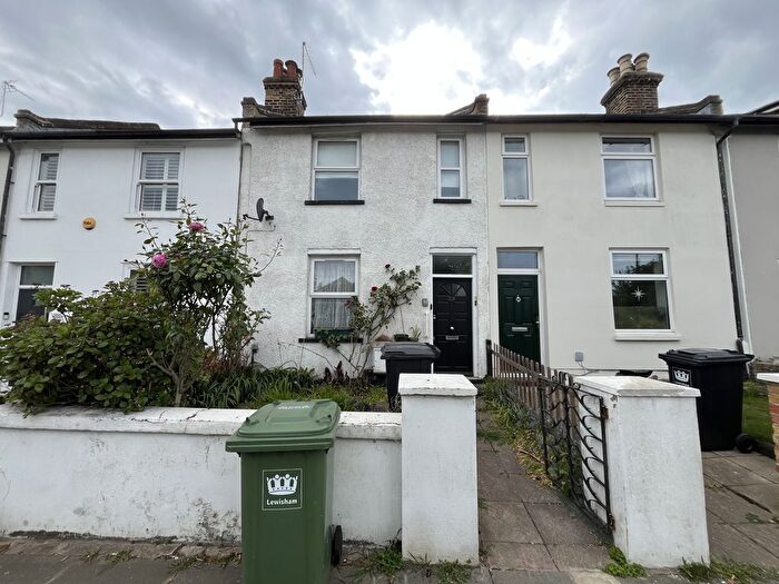 1 Bedroom Flat For Sale In A Burnt Ash Hill, Lee, London, SE12
