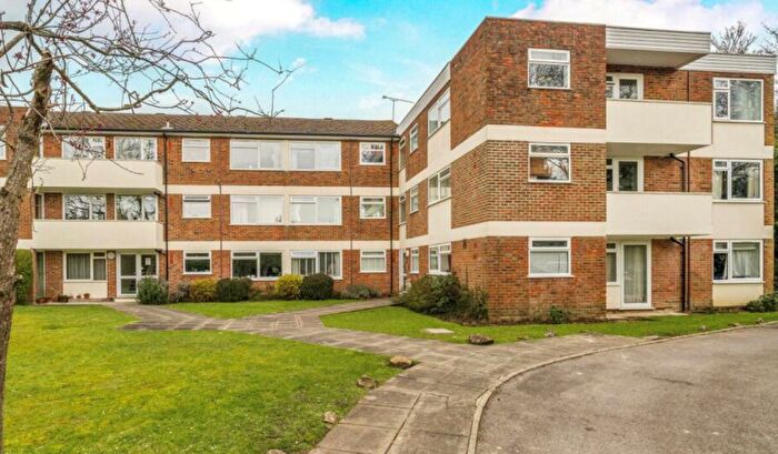 1 Bedroom Flat To Rent In Warren Road, Guildford, GU1