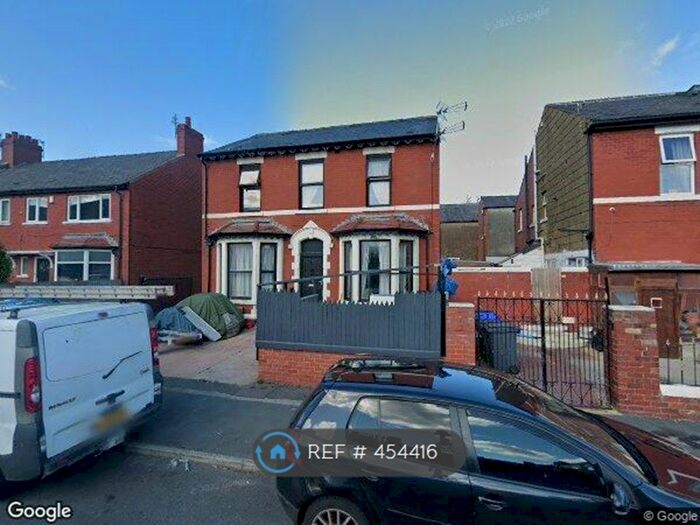 2 Bedroom Flat To Rent In Clifford Road, Blackpool, FY1