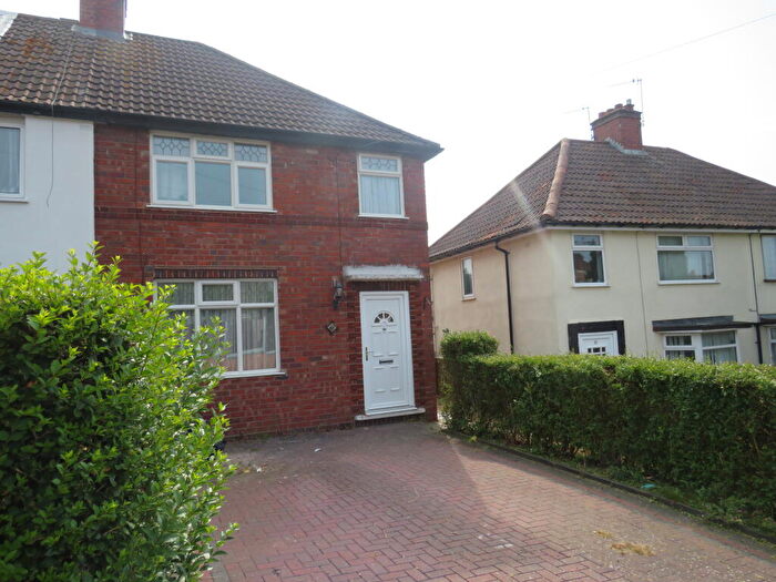3 Bedroom Semi Detached House To Rent In Hill Top Road, B68