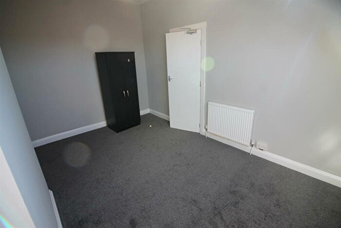 6 Bedroom House To Rent In Royal Park Avenue, Hyde Park, Leeds, LS6