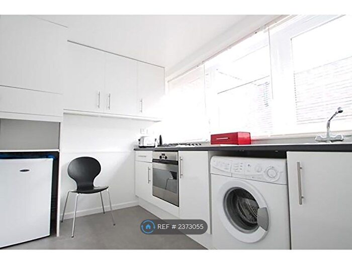 1 Bedroom Flat To Rent In Levison Way, London, N19