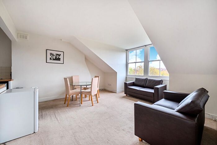 3 Bedroom Flat For Sale In Sutherland Avenue, London, W9