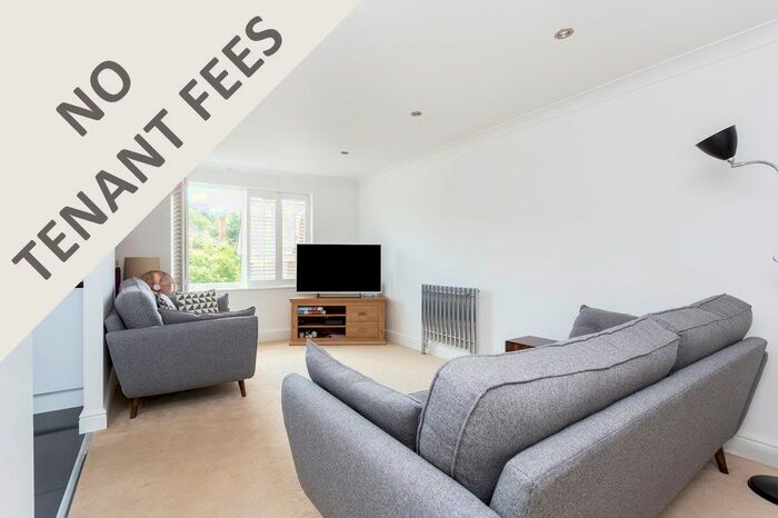 1 Bedroom Flat To Rent In Wood Vale, London, SE23