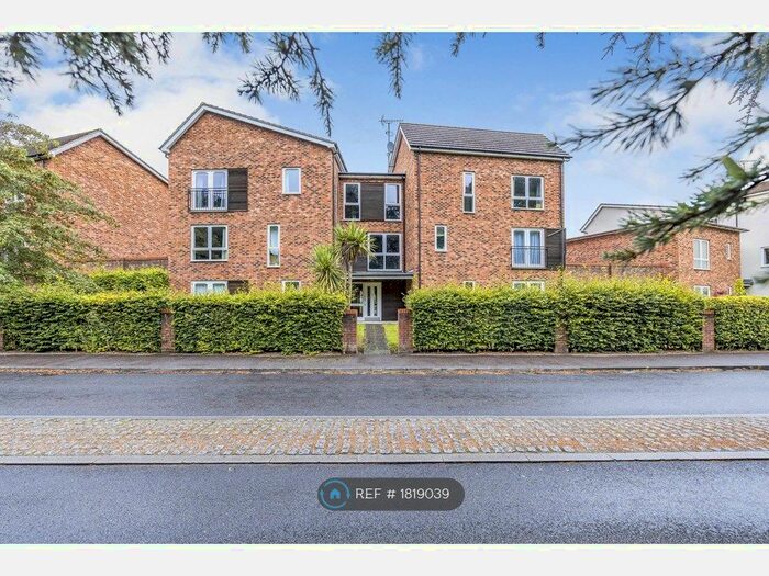 2 Bedroom Flat To Rent In Hampden Crescent, Bracknell, RG12