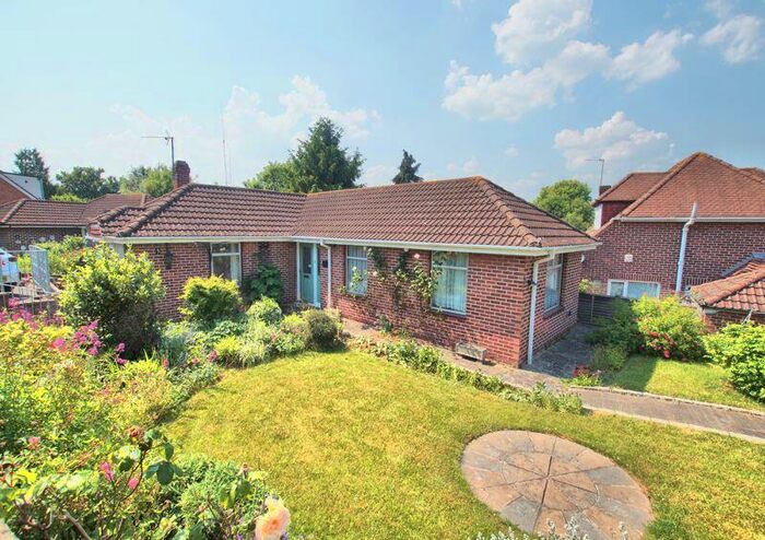 2 Bedroom Detached Bungalow For Sale In Riverside Avenue, Wallington, PO16