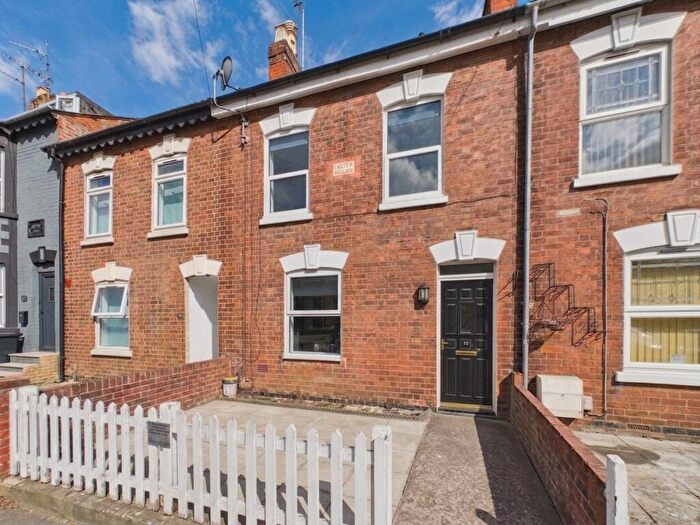 3 Bedroom Terraced House For Sale In Midland Road, Gloucester, GL1
