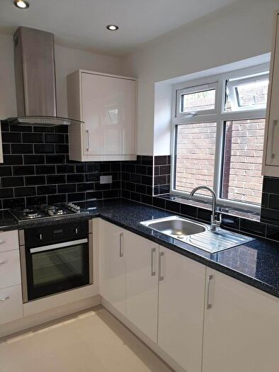 1 Bedroom Flat To Rent In The Crescent, Slough, SL1