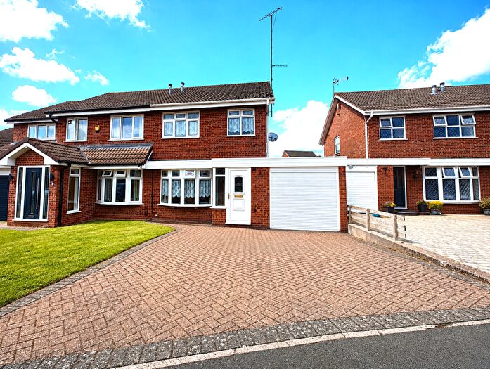 3 Bedroom Semi Detached House For Sale In Chaffinch Close, Sedgley, Dudley, DY3