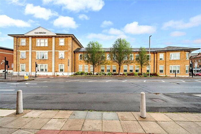 2 Bedroom Apartment To Rent In Chertsey, Surrey, KT16