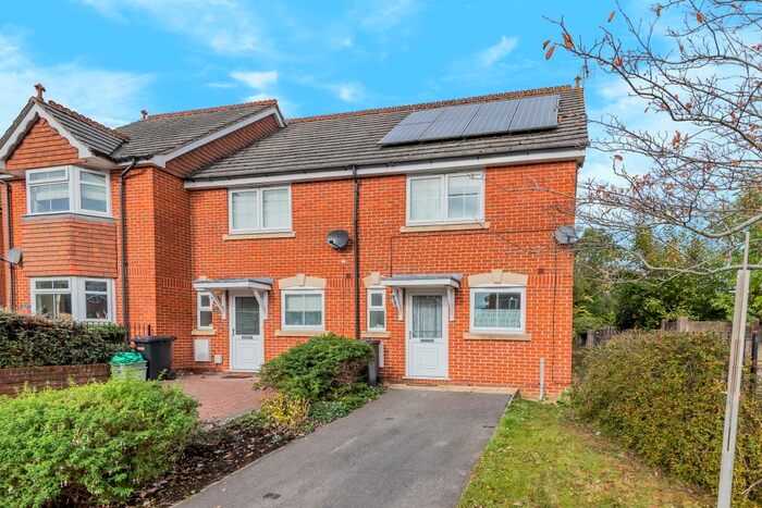 3 Bedroom End Of Terrace House To Rent In Lambourn, Berkshire, RG17