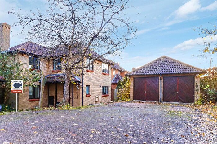 4 Bedroom Detached House To Rent In Dunchurch Dale, Walnut Tree, MK7