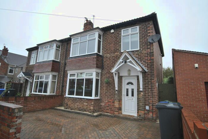 3 Bedroom Semi-Detached House To Rent In Hampton Road, Town Moor, Doncaster, DN2