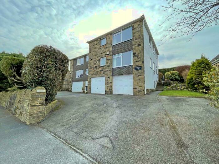 2 Bedroom Flat To Rent In Churchgate Court, Bramhope, Leeds, LS16