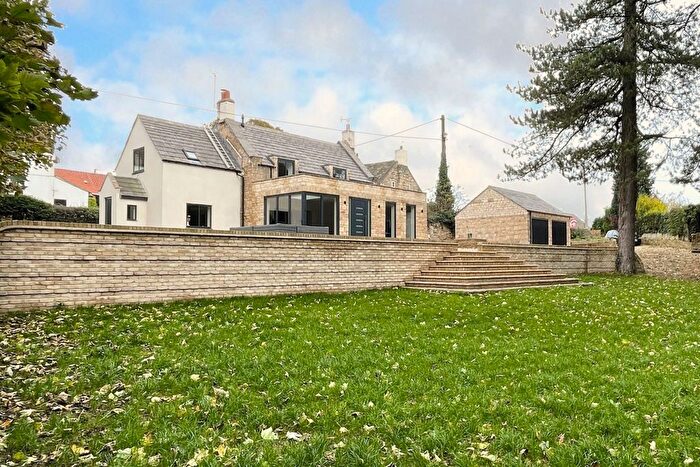 4 Bedroom Cottage For Sale In Hangman Stone Lane, High Melton, Doncaster, DN5
