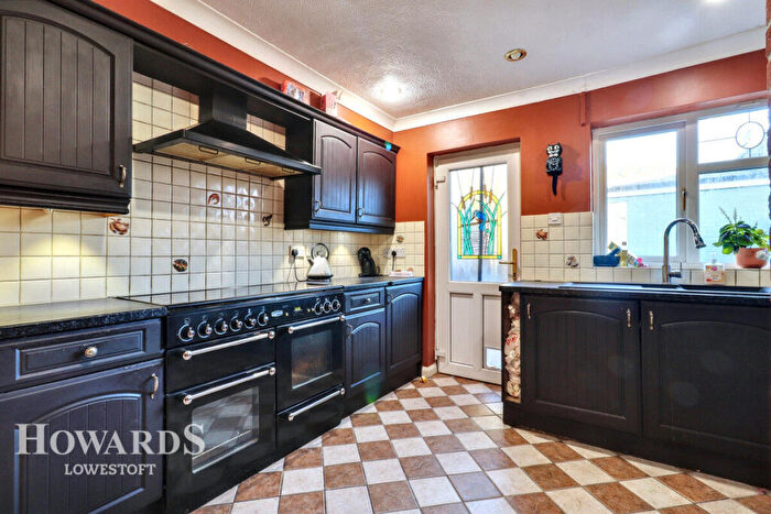 3 Bedroom Semi Detached House For Sale In Oxford Road, Lowestoft, NR32