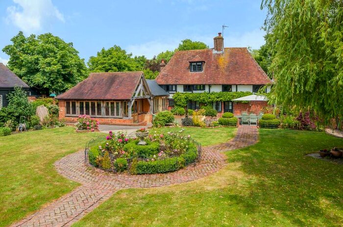 4 Bedroom Farmhouse For Sale In Shadoxhurst, Ashford, TN26