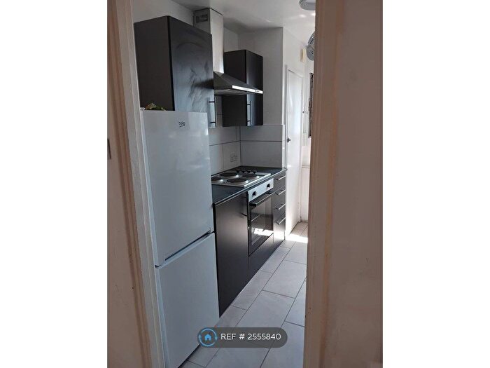 1 Bedroom Flat To Rent In Damson, Brighton, BN2
