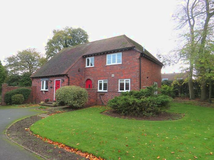 3 Bedroom Detached House To Rent In Weeford Road, Sutton Coldfield, B75